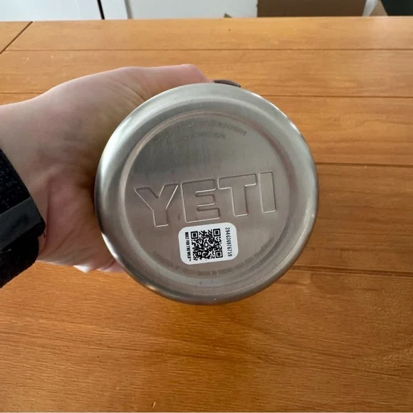 YETI Rambler 26oz Water Bottle - Picture 3 of 3